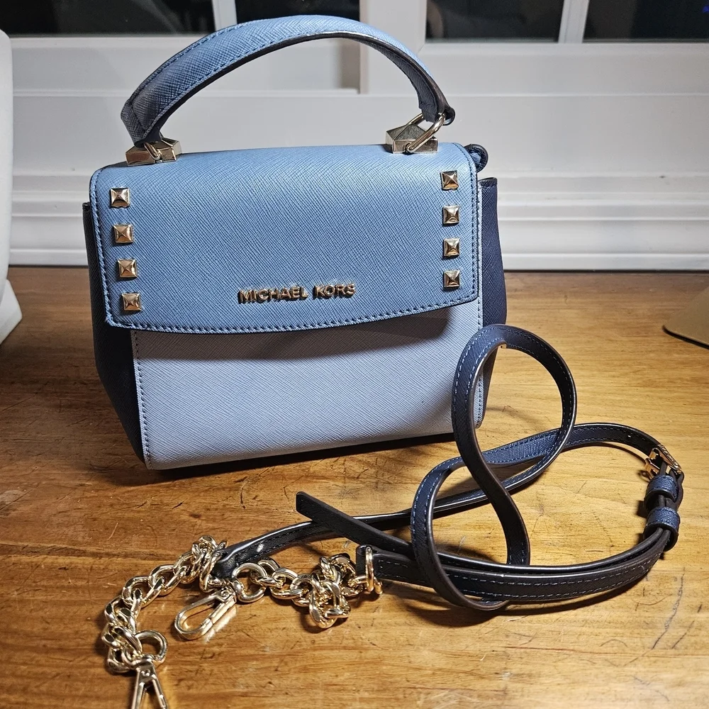 Michael Kors Mini Blue Bag - Picture 6 of 8